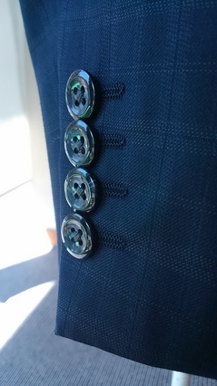 KIMG0568.JPG袖ボタンのサムネール画像